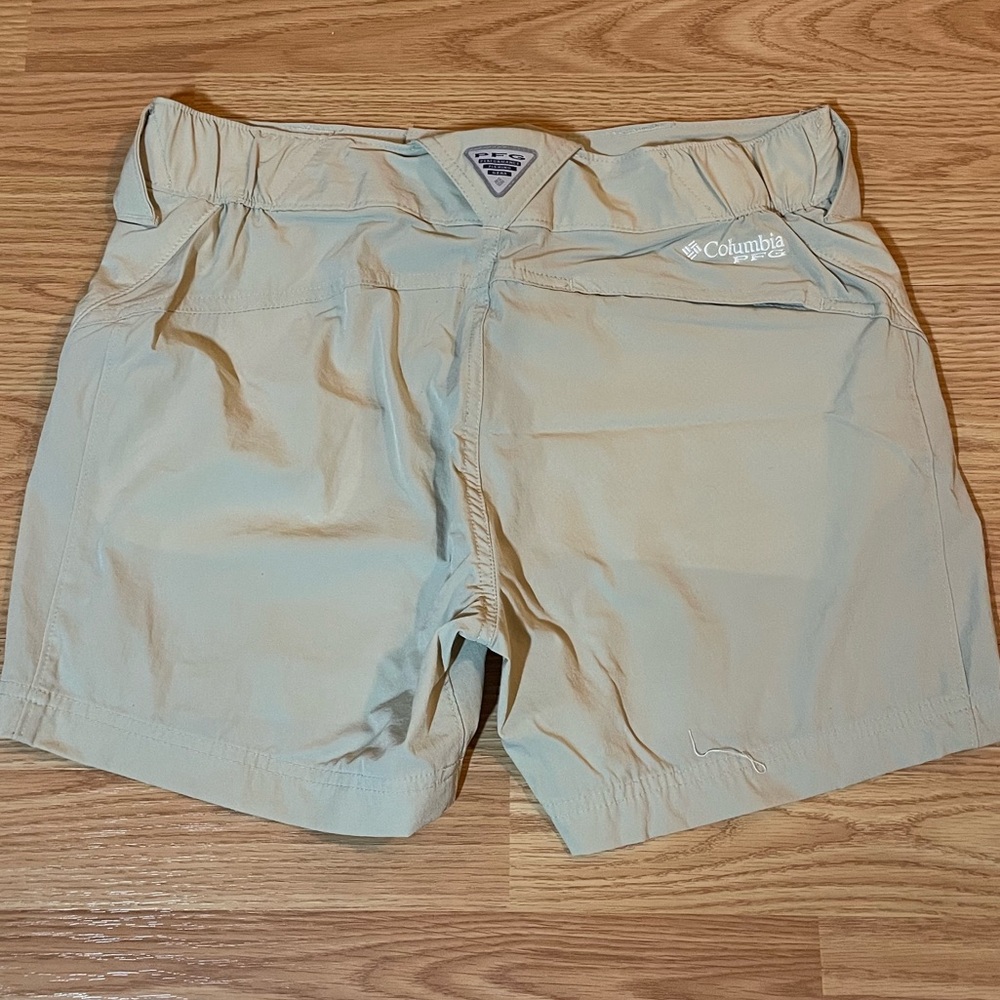 Columbia Women's Tan Shorts
